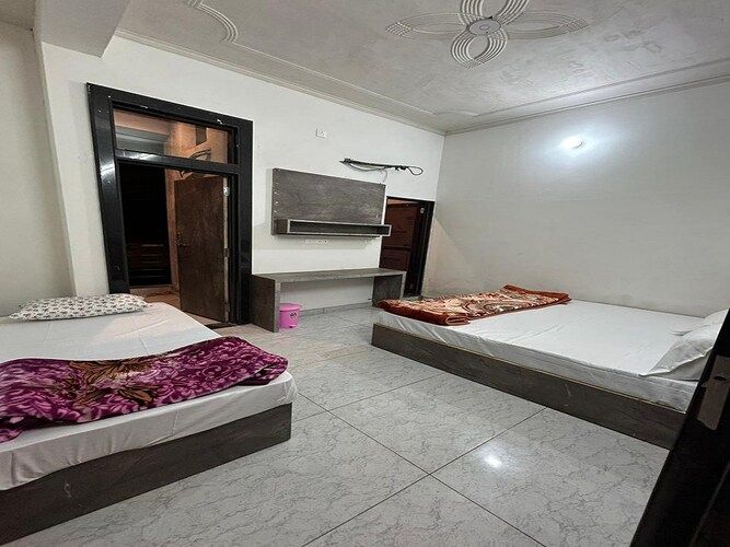 Hotel Raj Krishnam Khatushyam Ji Deluxe Double Room 5
