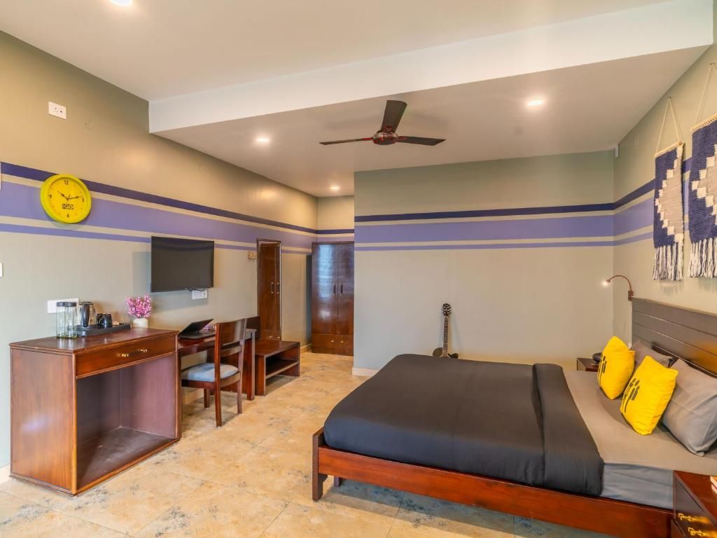 Superior Double Room with Balcony and Valley View