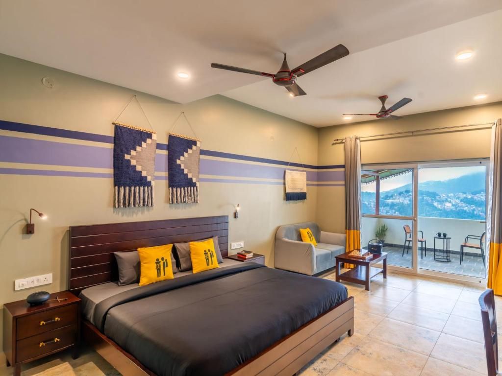 Superior Double Room with Balcony and Valley View