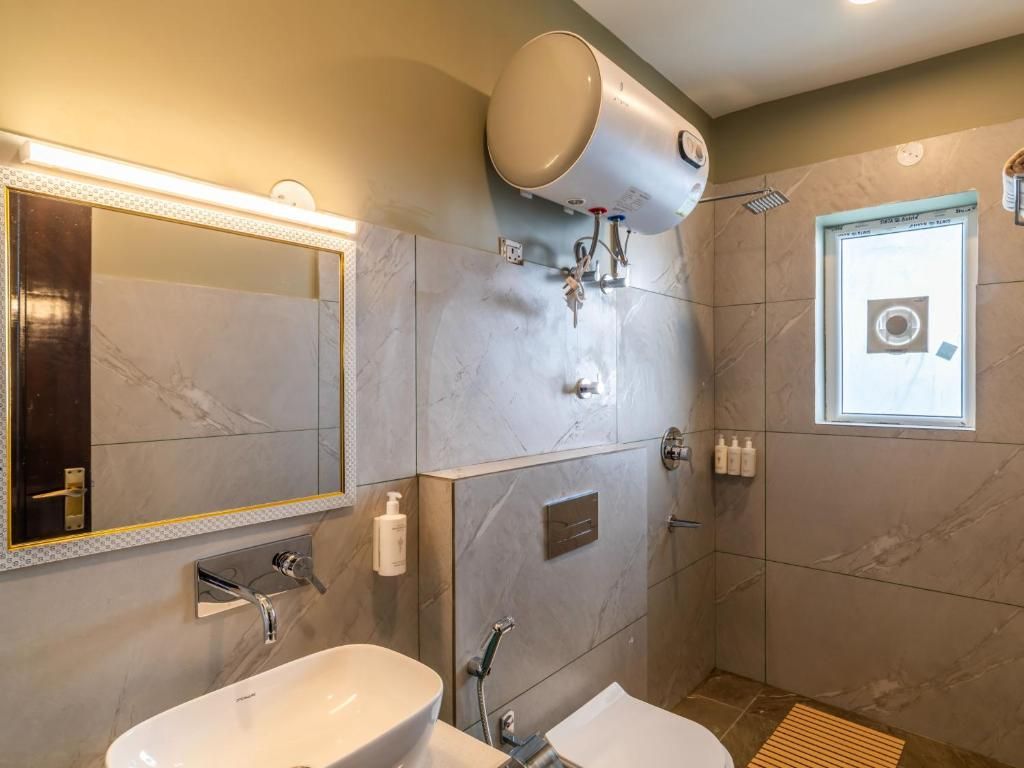 Superior Double Room with Balcony and Valley View