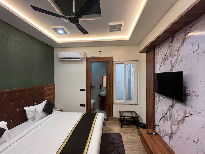 The Vrindavan Inn Deluxe Double Room 2