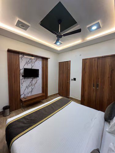 The Vrindavan Inn Deluxe Double Room 5