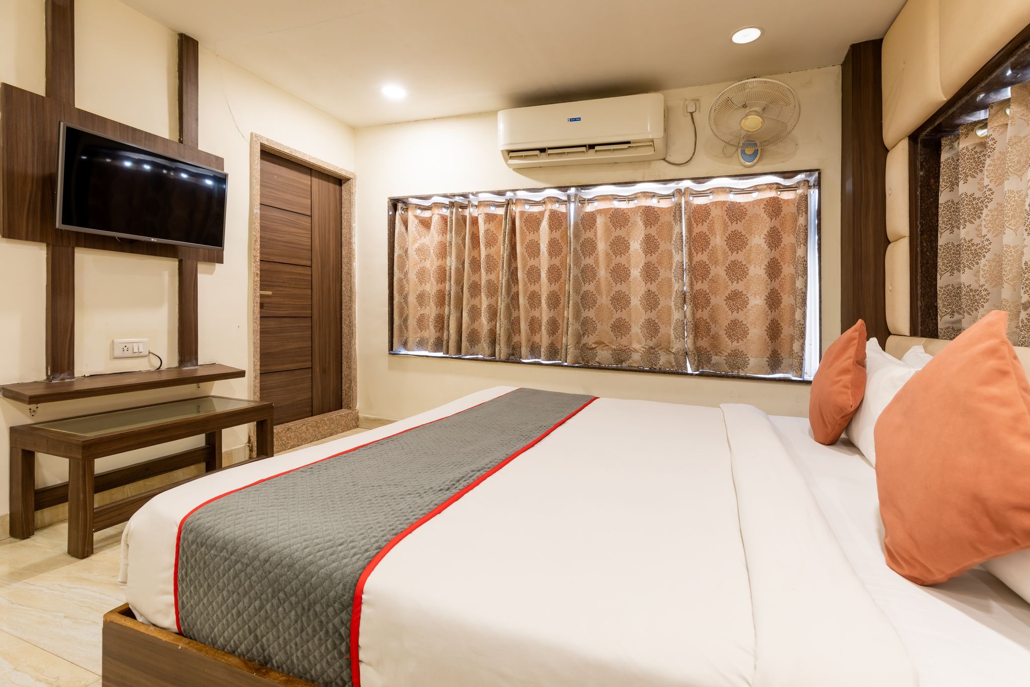 Hotel The Oasis Deluxe Room