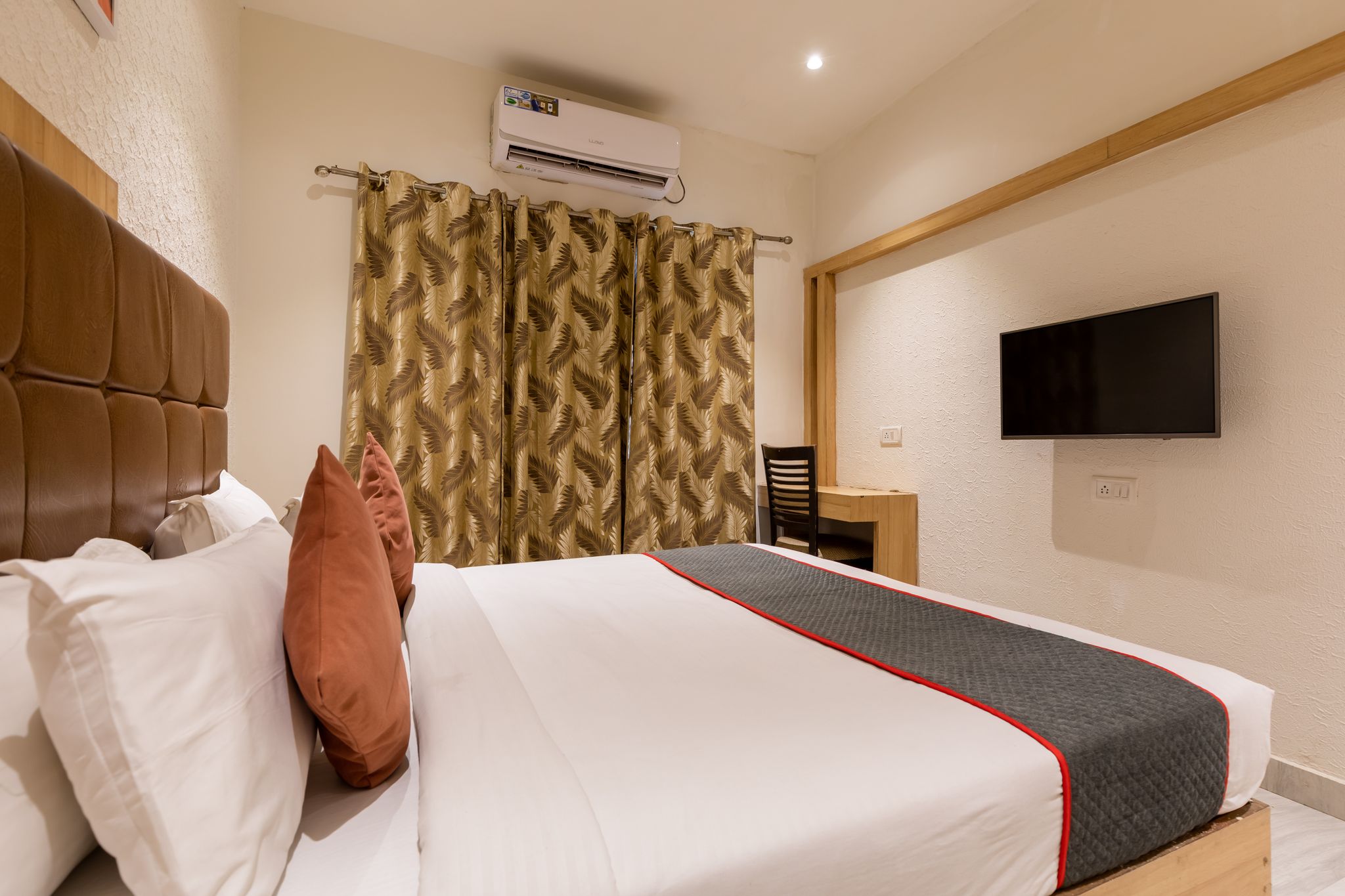 Hotel The Oasis Deluxe Room 11