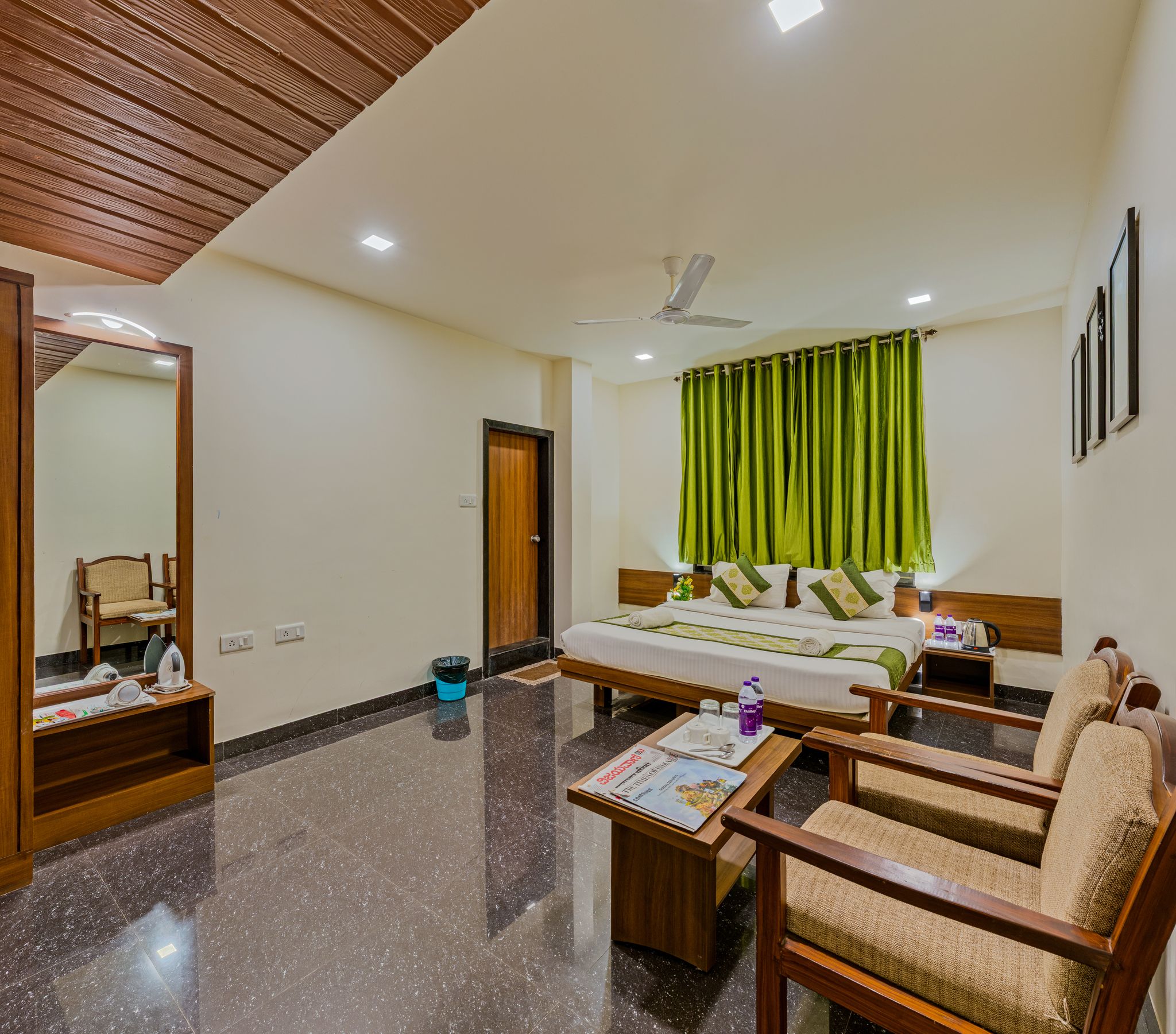 Hotel Vishram Deluxe AC Room 5