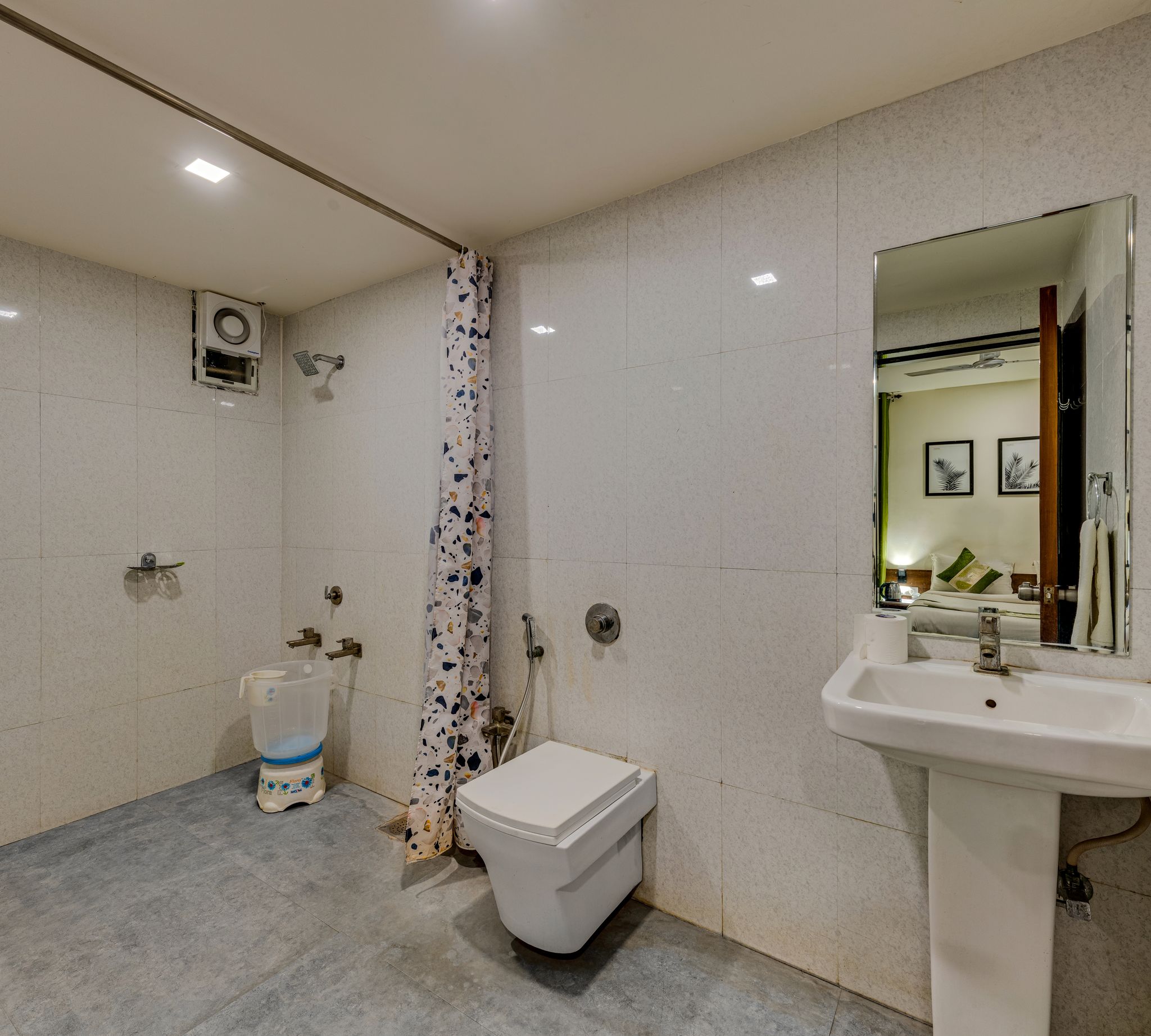 Hotel Vishram Deluxe AC Room 3