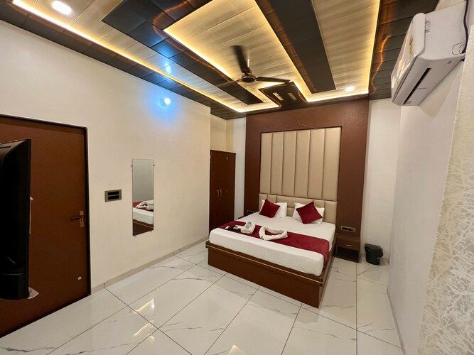 Super Deluxe Room - 1 King bed