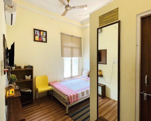 Little Queen Room With Mountain View