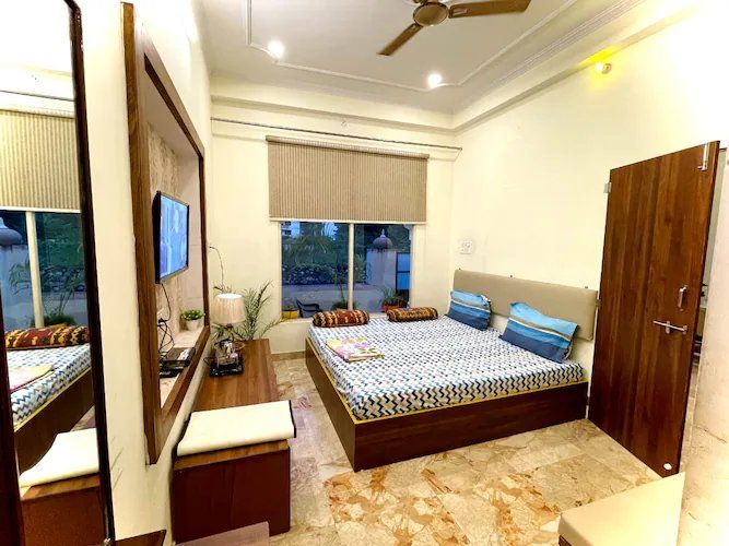 Heritage Room with Mountain View