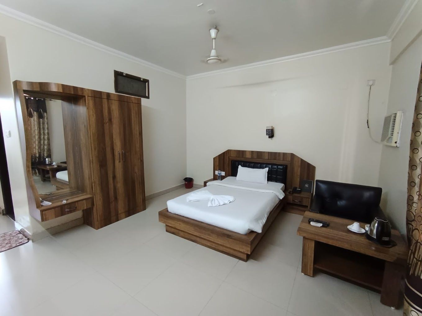 Hotel Europa Inn Deluxe King AC 3