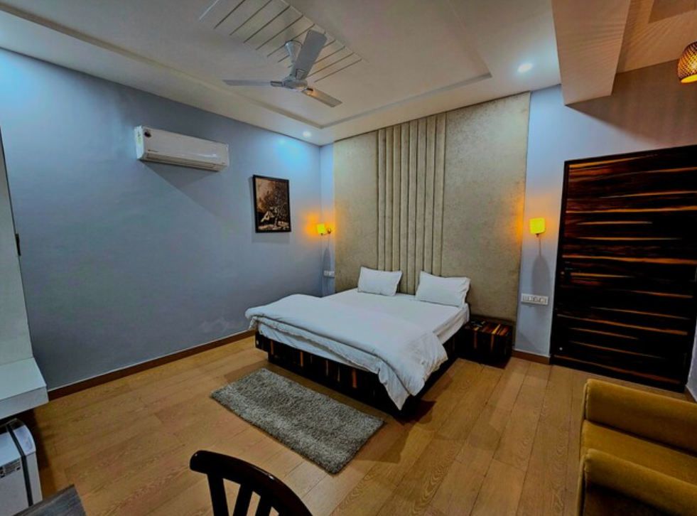 Hotel Nayaab Premium Room