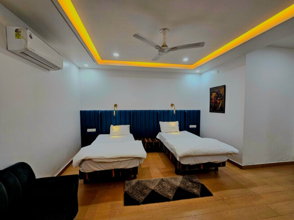 Hotel Nayaab Premium Room 4