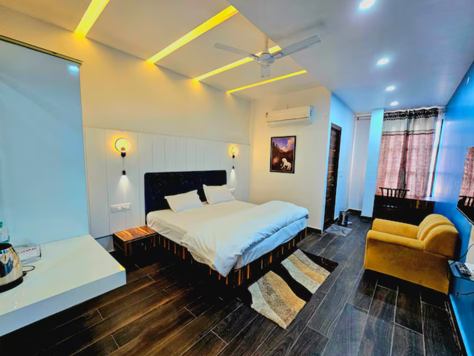 Hotel Nayaab Deluxe Room 5