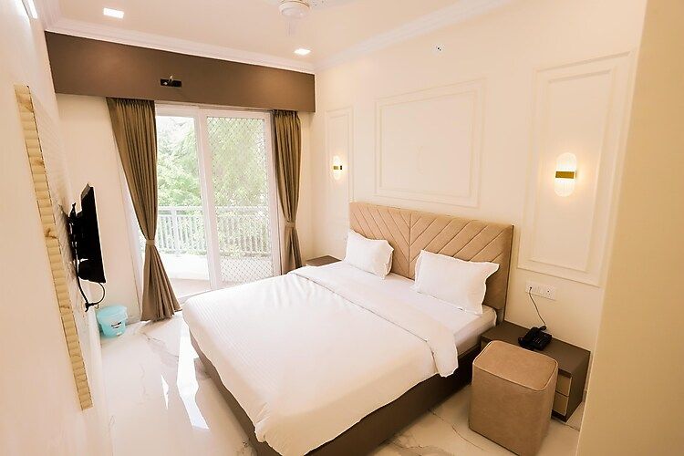 Hotel Indra Palace Deluxe Room 9