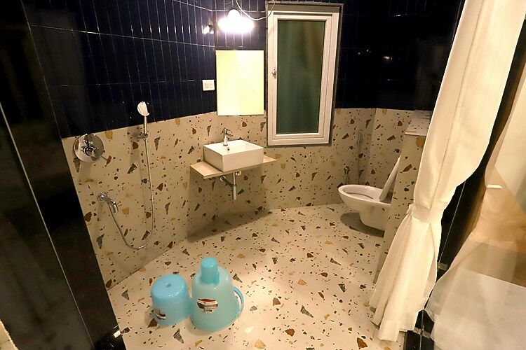 Hotel Indra Palace Deluxe Room 10