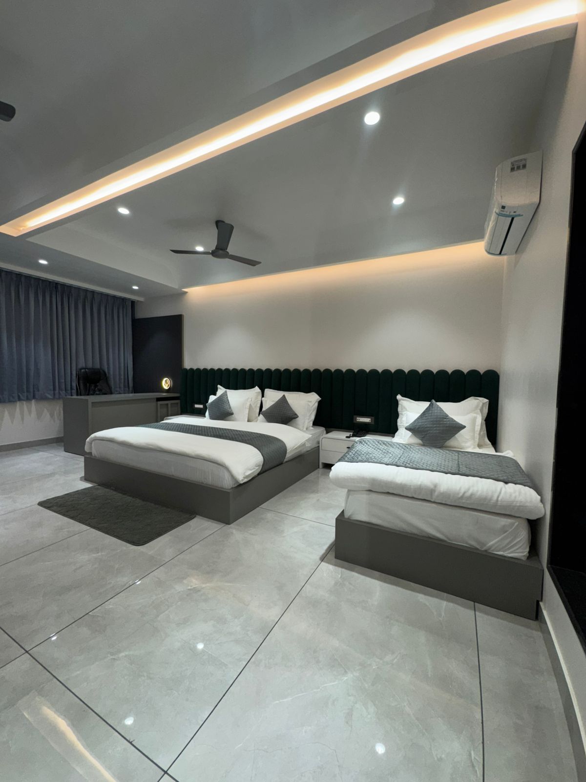 Hotel Shankar Palace Deluxe Triple Bed Room