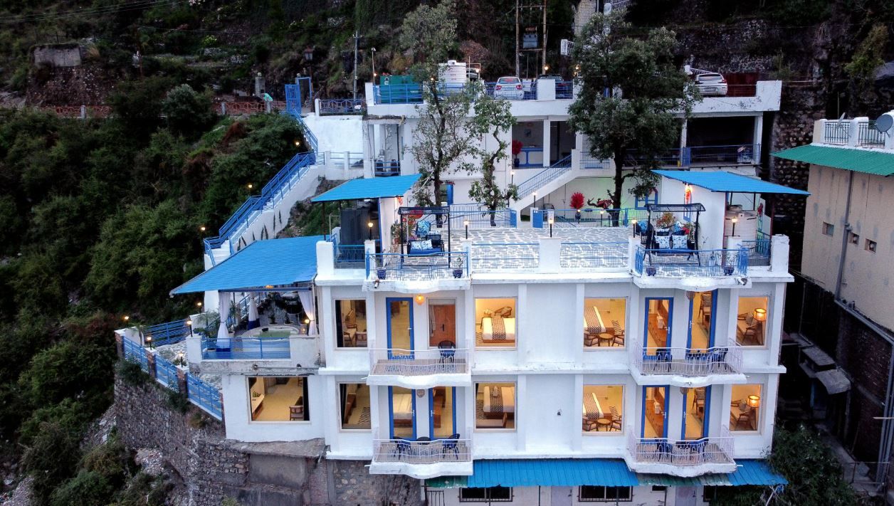 A Santorini Home-By Le Reve(Mall Road 5Min Drive)