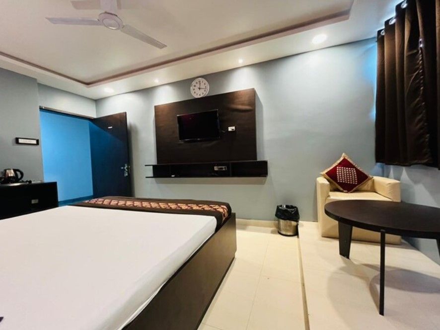 Mayna Hotel And Banquet SUPER DELUXE ROOM 2