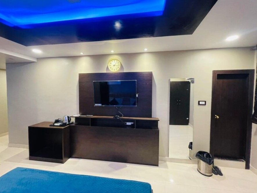 Mayna Hotel And Banquet SUPER DELUXE ROOM 4