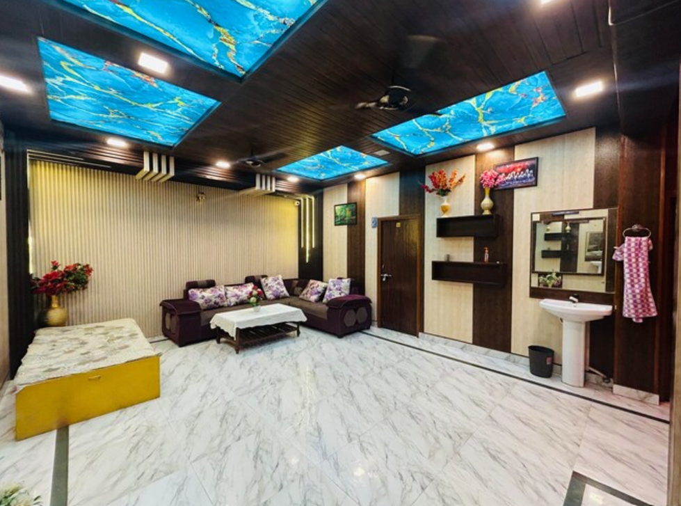 Hotel Maharaja Palace AC ROOM