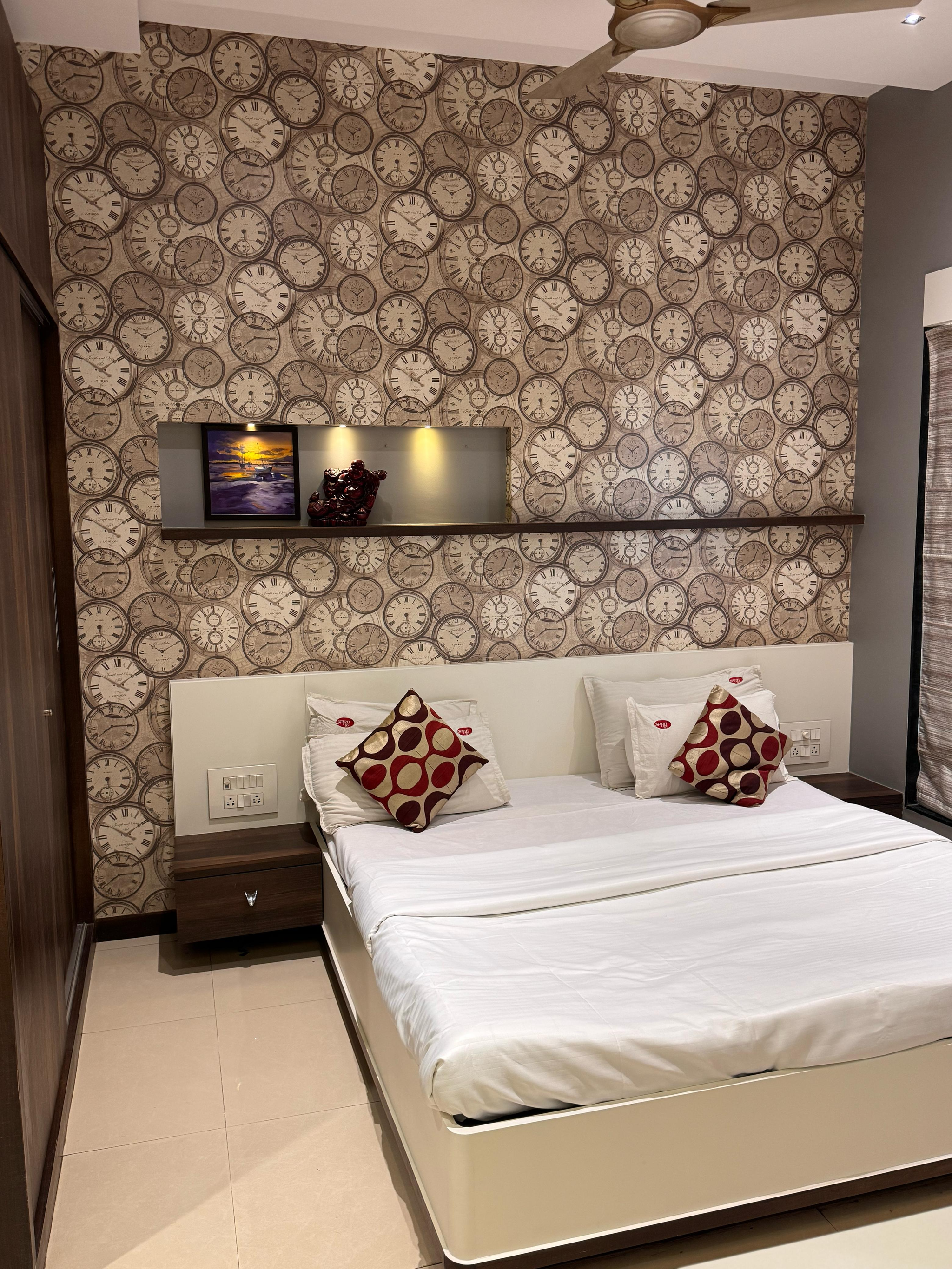 Suite Room with Projector Screen