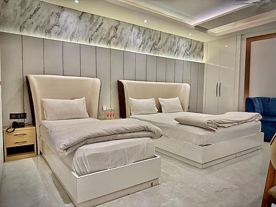 Triple bed room