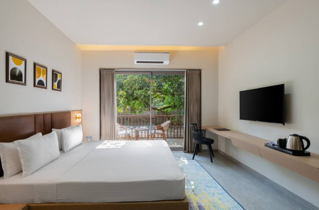 Gir Aatithya Clarks Inn Deluxe Room 4