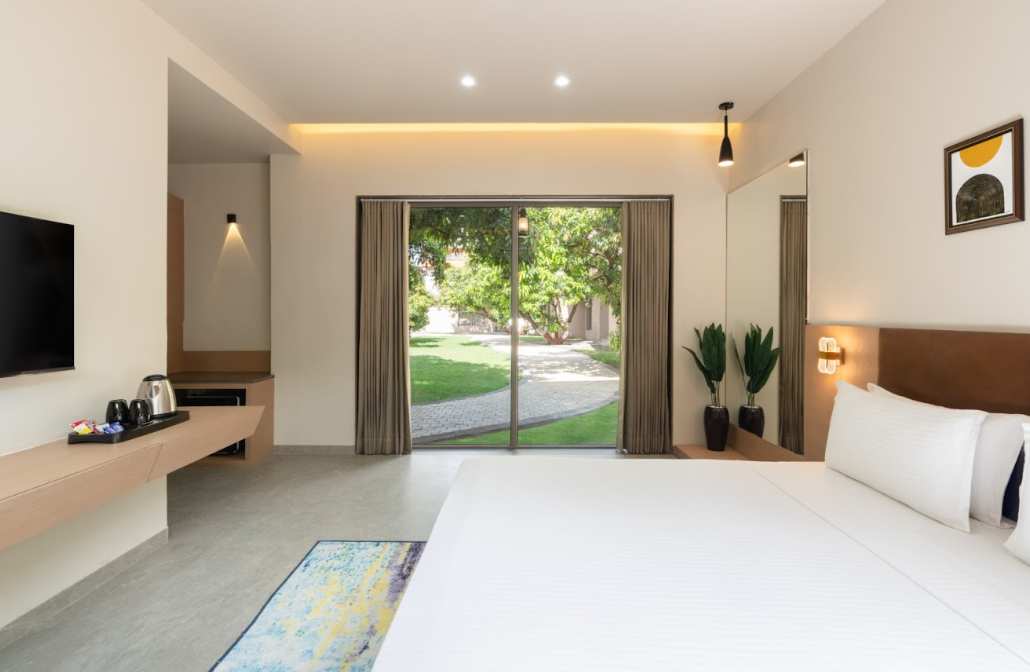 Gir Aatithya Clarks Inn Deluxe Room 3