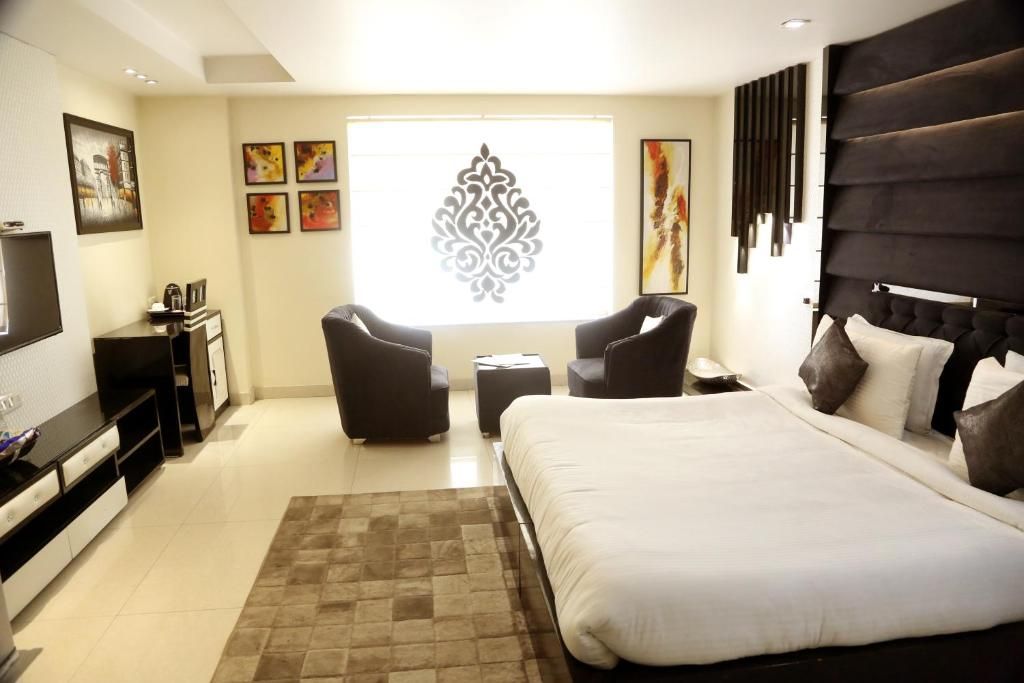 Kingdom Hotel Moga Super Deluxe Room 3