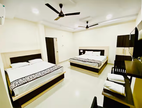 Deluxe Family Suite Room AC