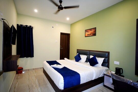 Hotel Imperial Kashi Premium Deluxe Room 4