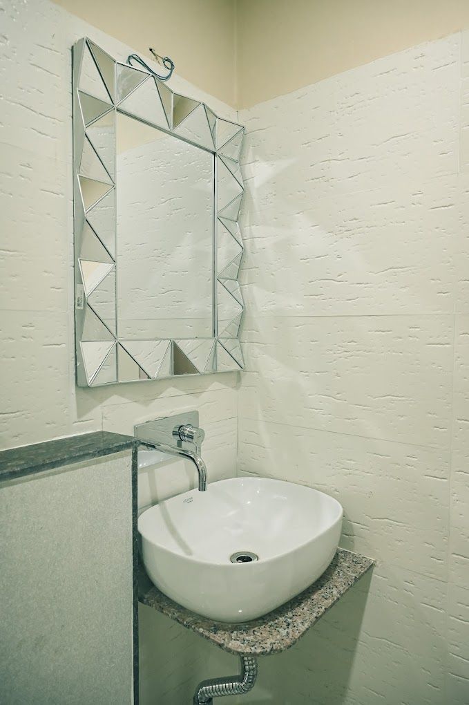 Hotel Empire Regency Deluxe Twin 5