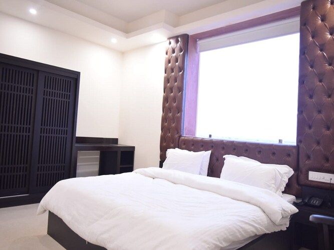 SBM2 Guest House Deluxe Room 3