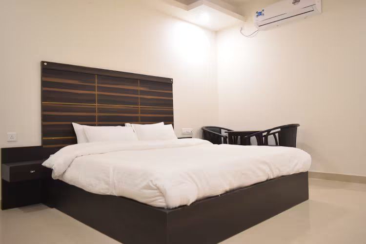 SBM2 Guest House Deluxe Room 2