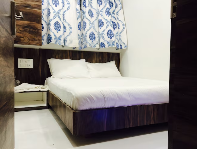 Hotel Voxton Standard Double Room 3