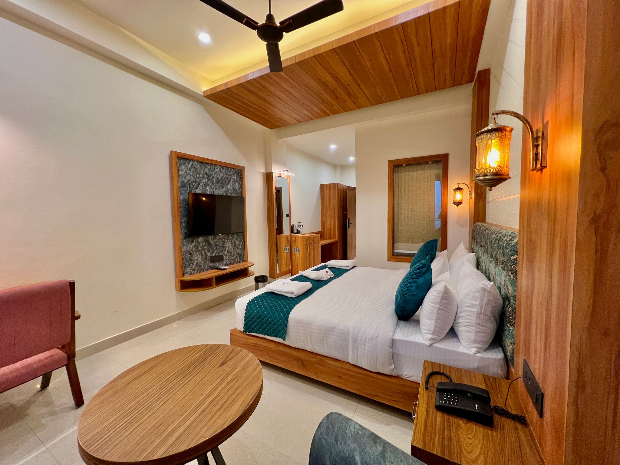 The Dunhill Manor Superior Valley View room with Balcony 2
