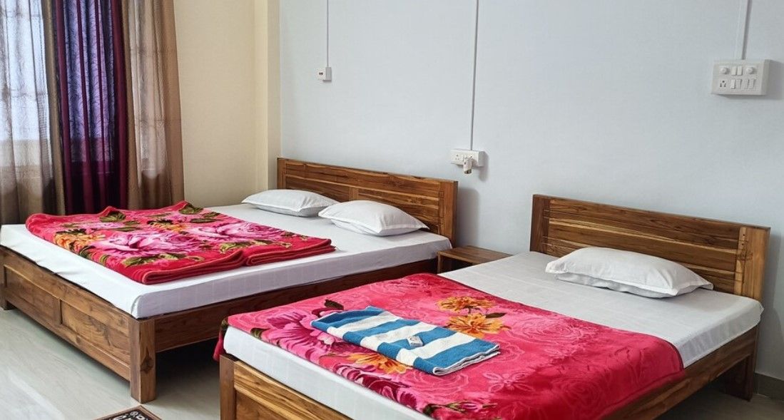DELUXE NON AC TRIPLE ROOM ROOM