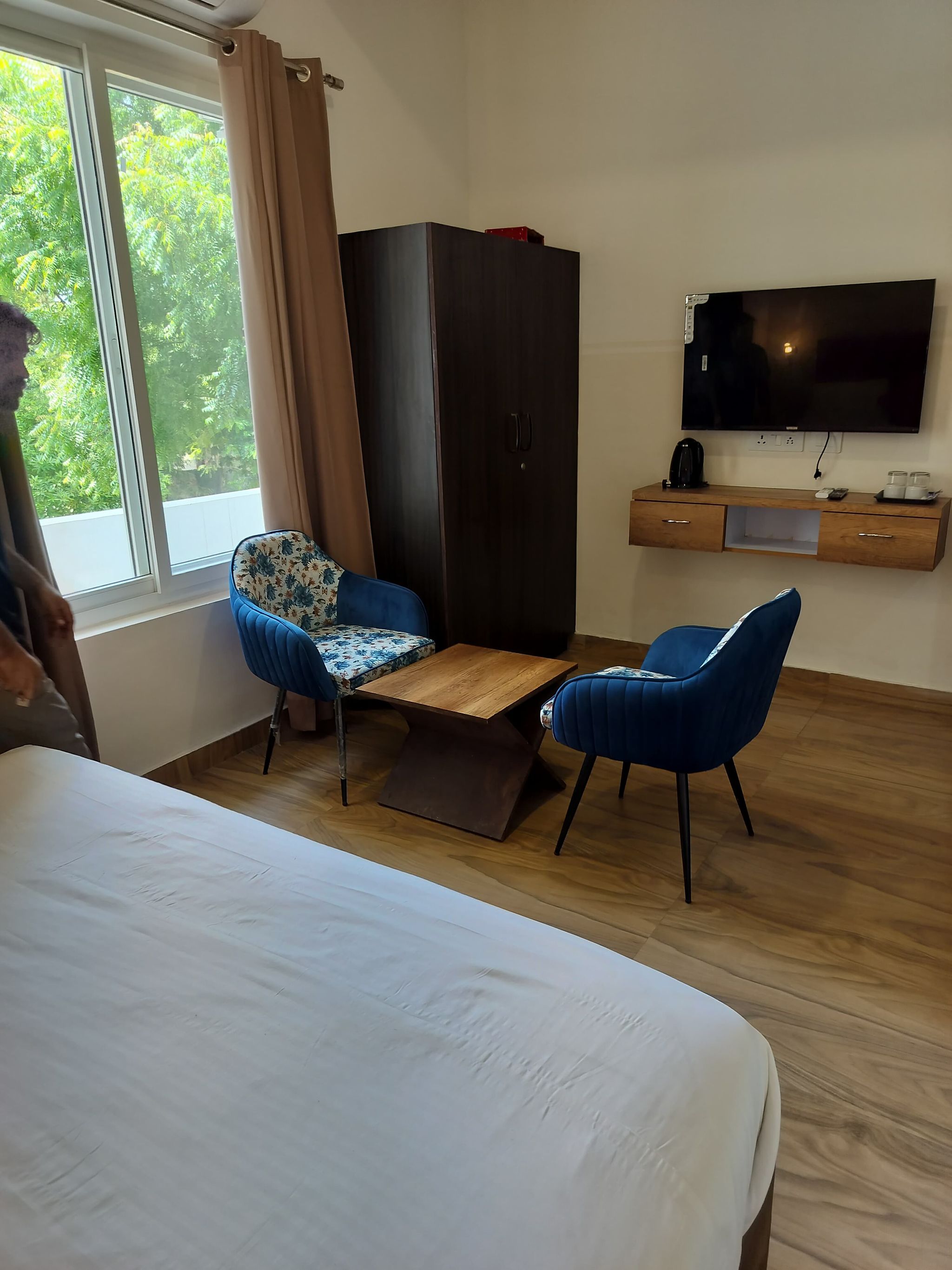 Saffron Inn, Greater Noida Deluxe Room