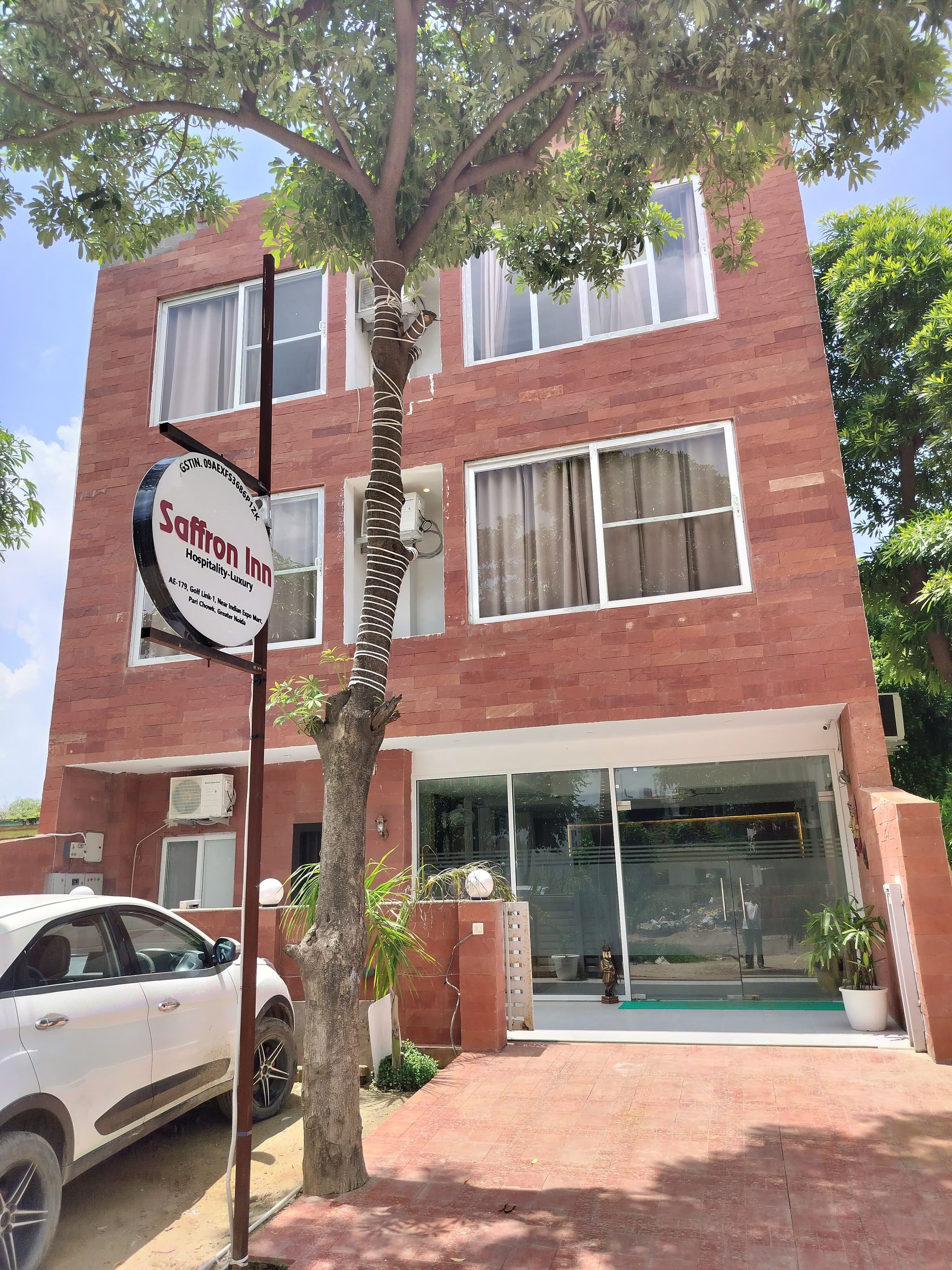 Saffron Inn, Greater Noida