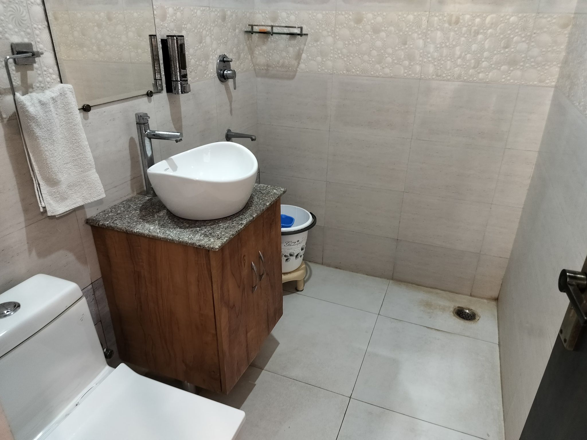 Saffron Inn, Greater Noida Deluxe Room 3