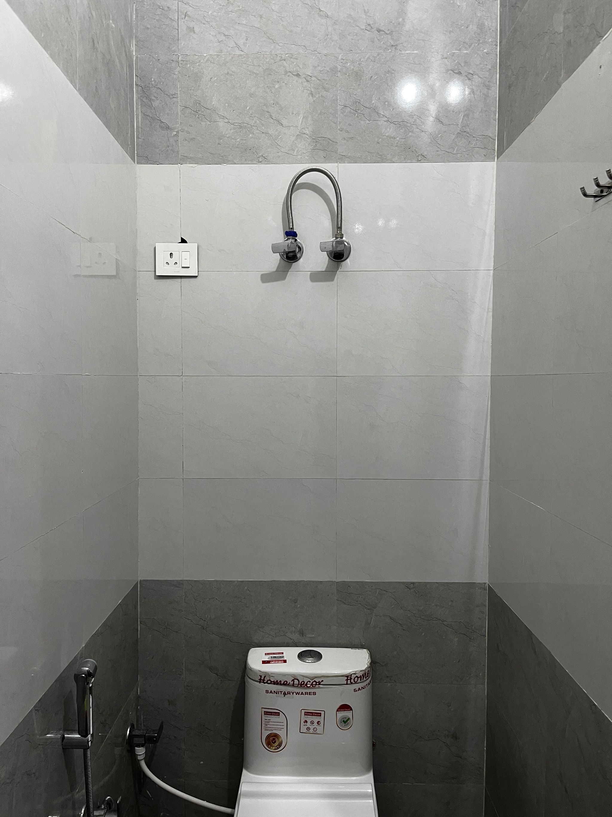 Sitaynam Hotel and Resorts-In front of Ram Janam Bhumi AC deluxe Room 4