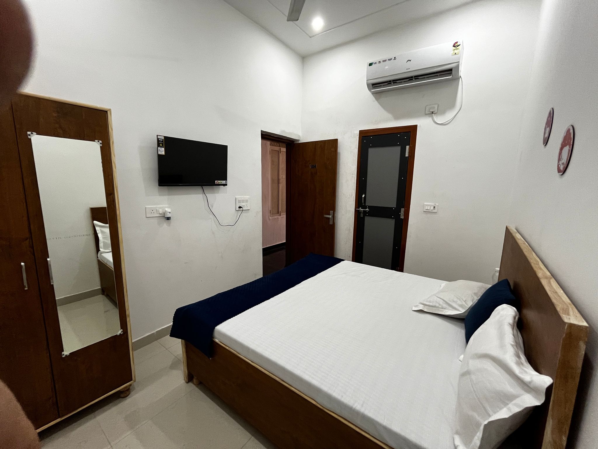 Sitaynam Hotel and Resorts-In front of Ram Janam Bhumi AC deluxe Room 2