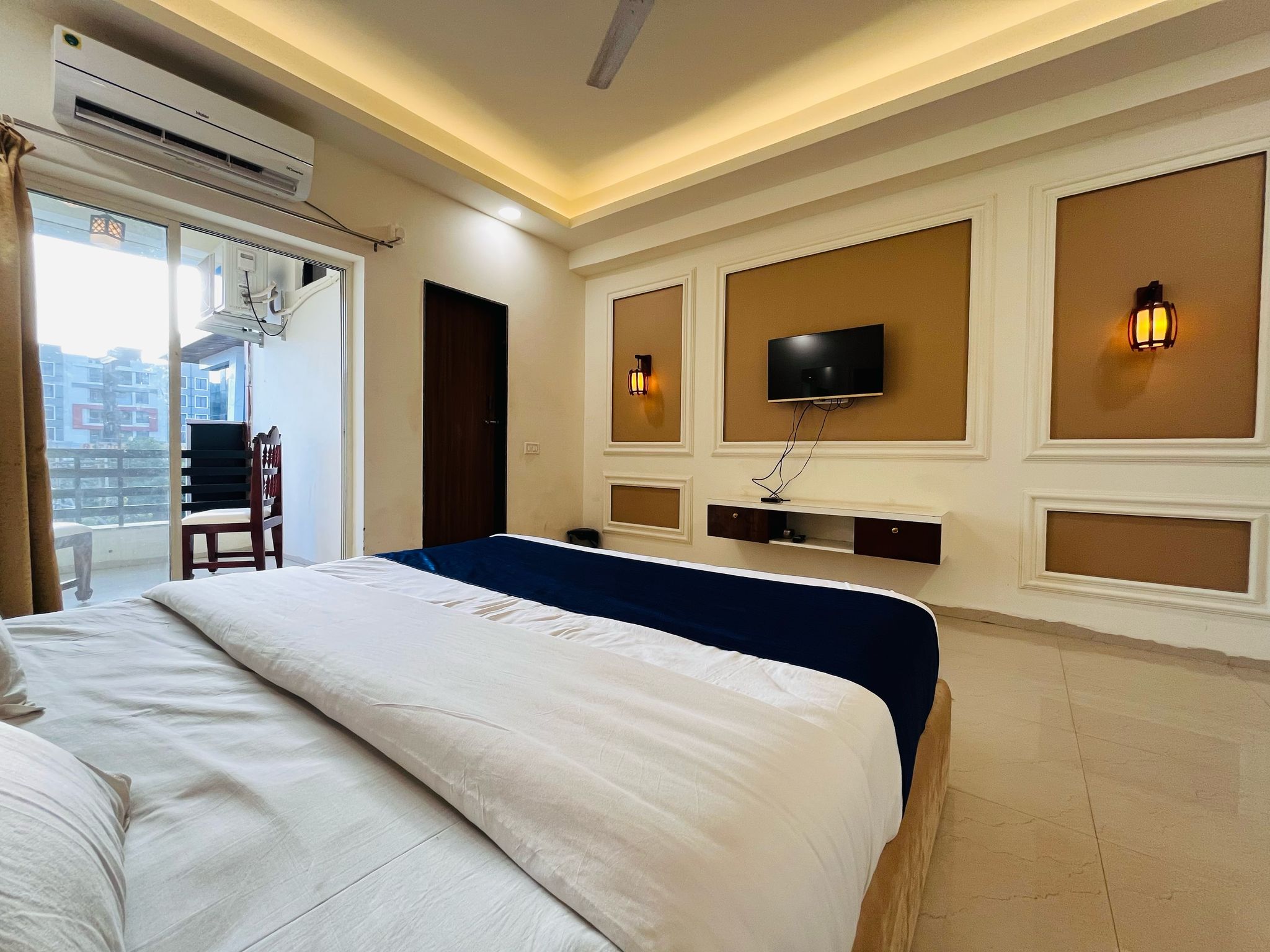 Hotel Shree Palace Deluxe Room 5