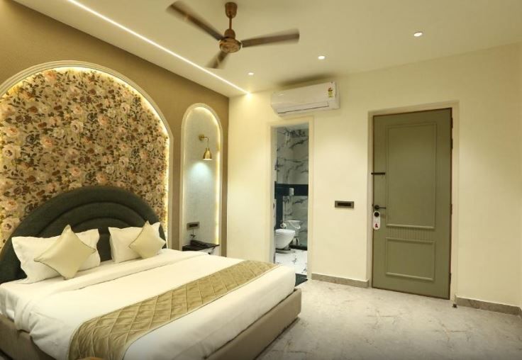 King Room with Balcony