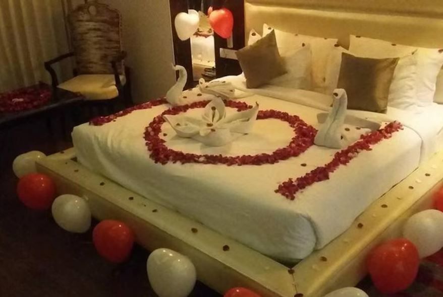 Aliza Hotel LUXURY AC ROOM with Free WiFi 2