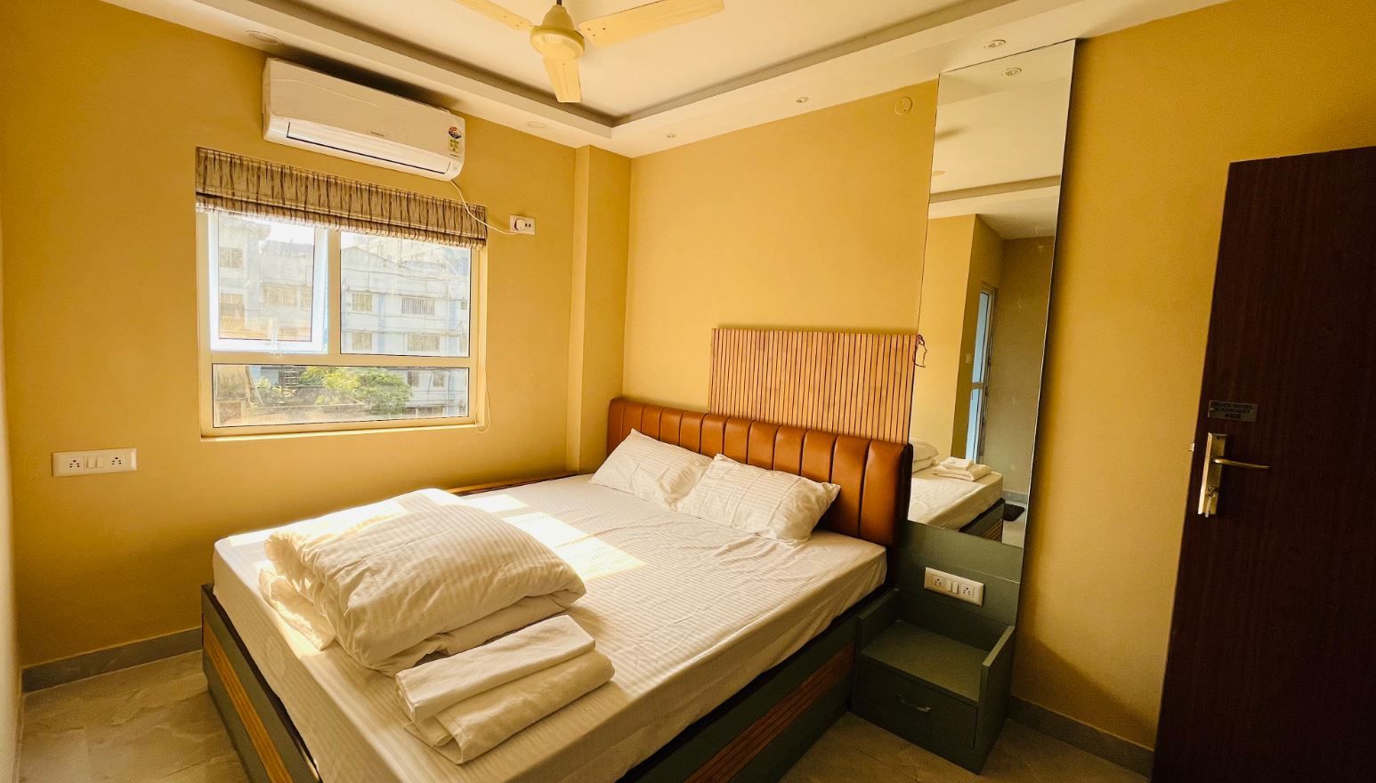 Aliza Hotel Deluxe Room