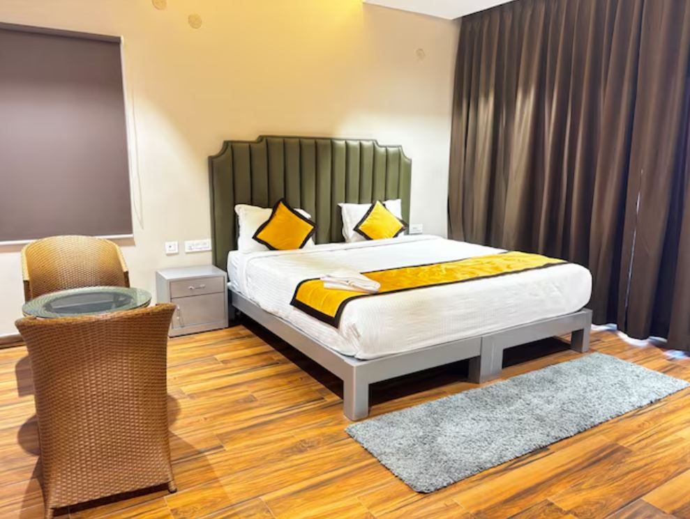 Deluxe Room with Garden Side (No view)