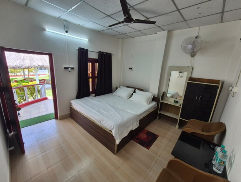 Double Deluxe Room with Balcony