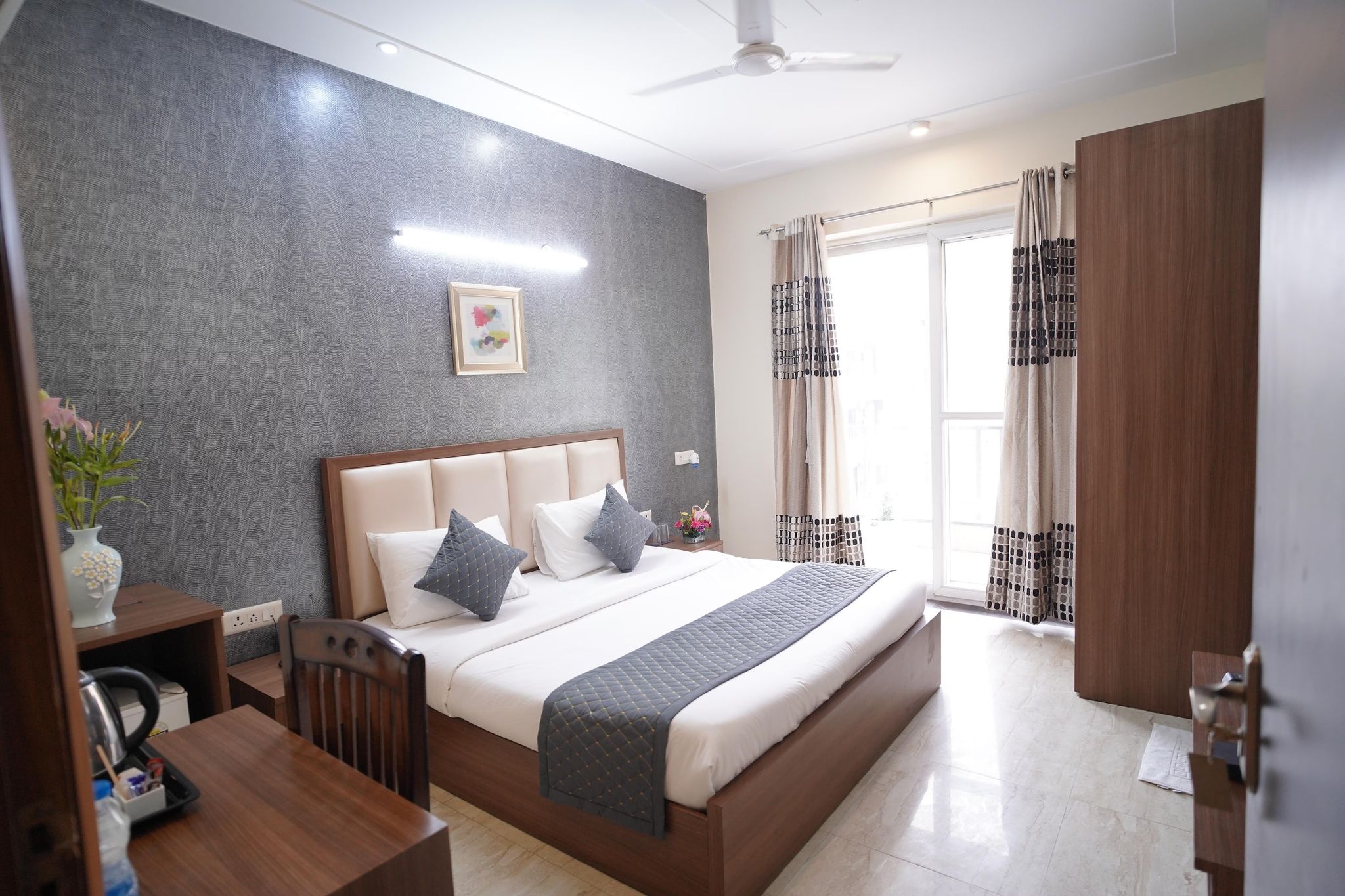 Super Deluxe With Wi-Fi