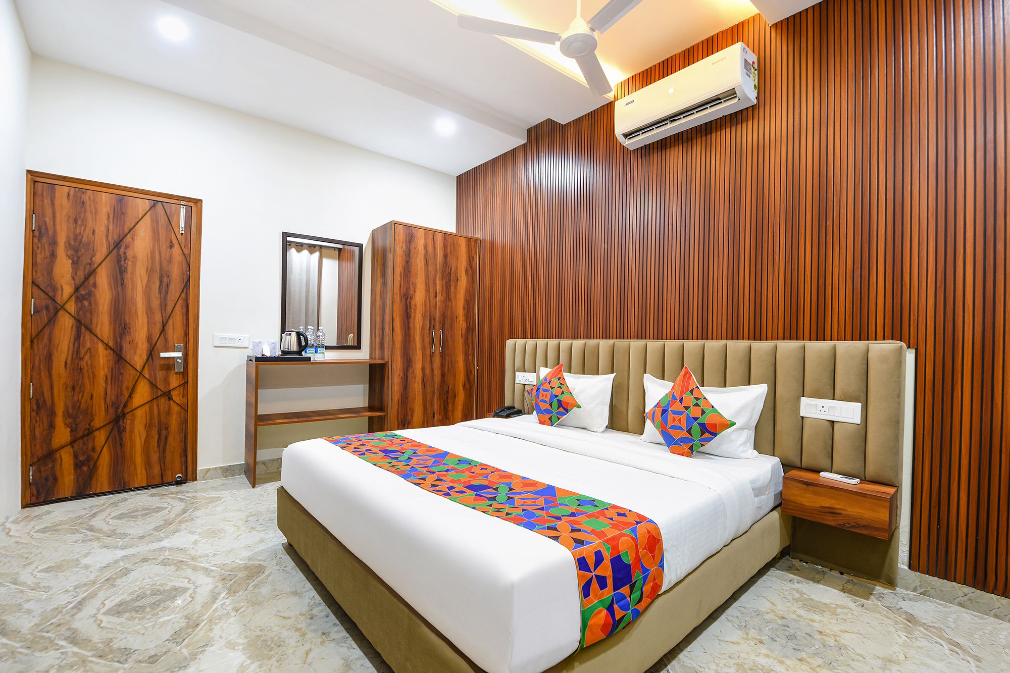 FabHotel Regal Premium Room 2